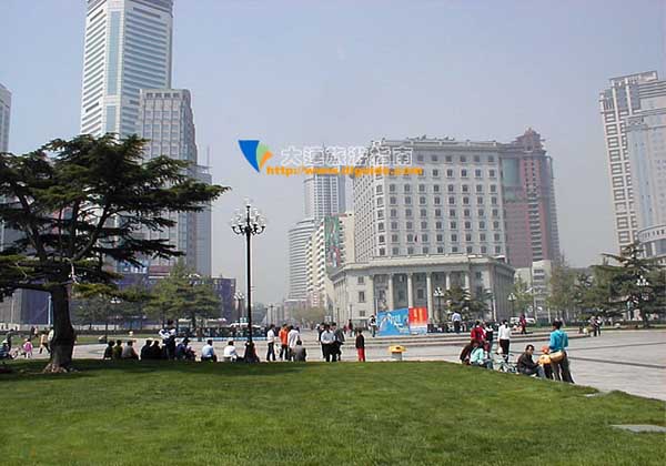 china-dalian-zhongshan-square