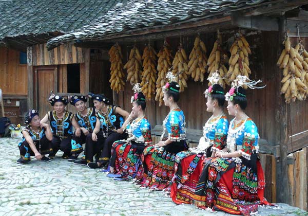 guizhou-travel-of-xijiag-miao-village
