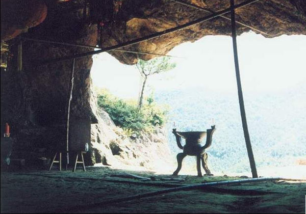 sun-facing-cave